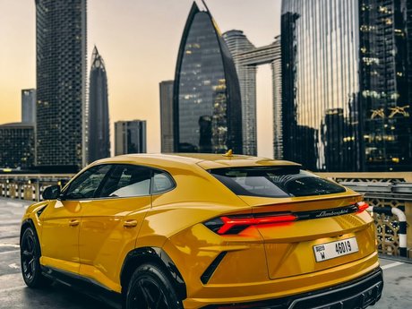 URUS Dubai Touring - 3 hours of unforgettable experience